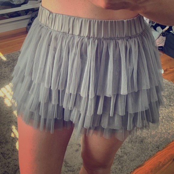 H&M Dresses & Skirts - Gray ruffled H&M mini skirt H&M Dresses & Skirts - Gray ruffled H&M mini skirt